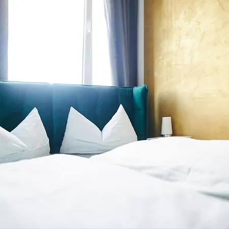 Sleep Station Hostel *
